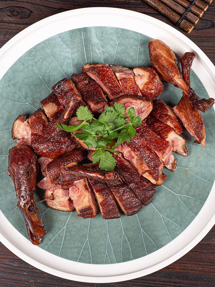 藤椒鸭500g整只手撕烤鸭卤鸭子脆皮鸭半成品酒店餐饮食材特色菜