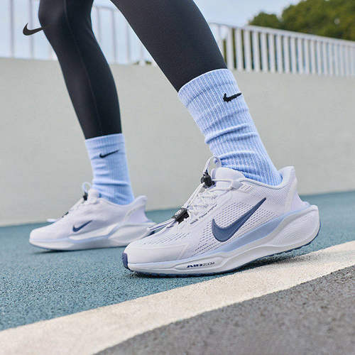 Nike耐克飞马女子透气公路跑步鞋