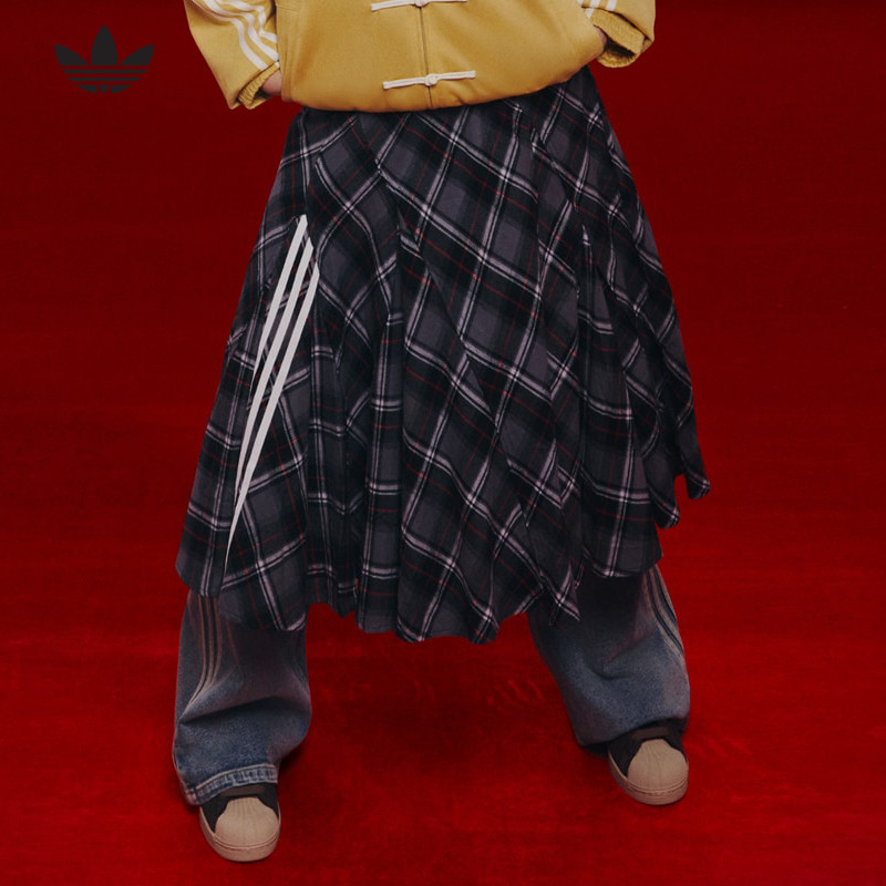 【欧阳娜娜同款】阿迪达斯三叶草情人节款半身裙女格纹裙子KT6381