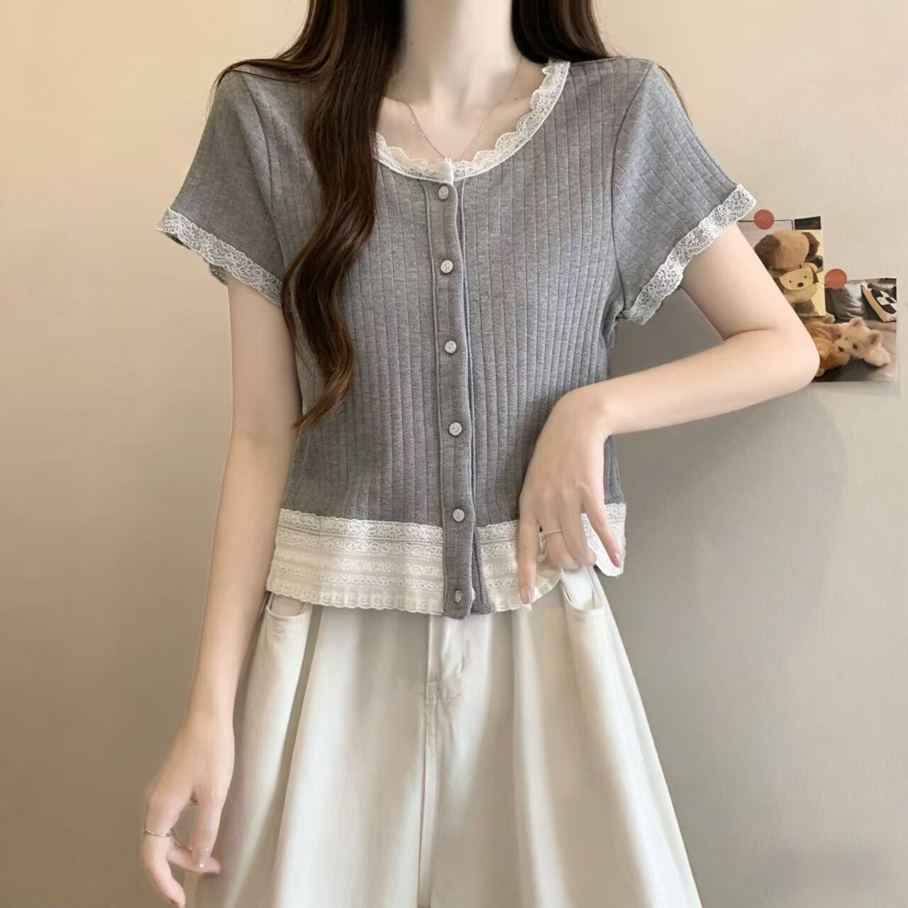 实拍 大码女装2026春夏新款设计感韩系气质花边拼接短款短袖上衣