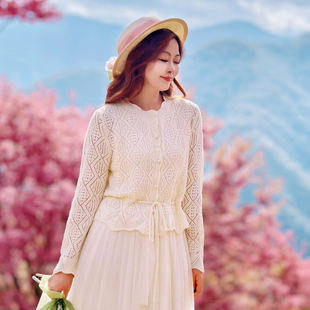 【董艺旅行穿搭】人鱼公主·白色针织开衫镂空针织衫抽绳收腰显瘦