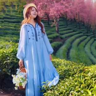 兰花草刺绣连衣裙民族风大摆裙度假旅行拍照长裙 董艺旅行穿搭