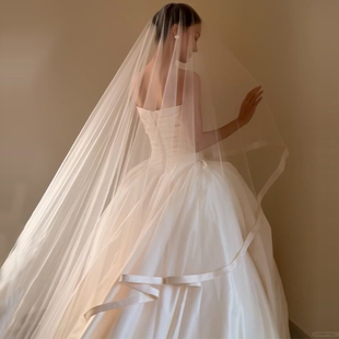 高级感缎面包边头纱新娘主婚纱超仙大拖尾拍照道具复古简约蒙头纱