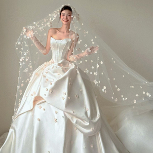 森系超仙婚纱头纱甜美花朵高级感新娘结婚头饰影楼拍照道具大拖尾