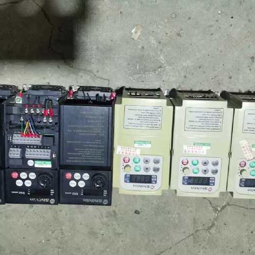 议价变频器单相220V，750瓦，SS-021-0.75k。