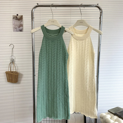 挂脖针织连衣裙女夏季气质绿色