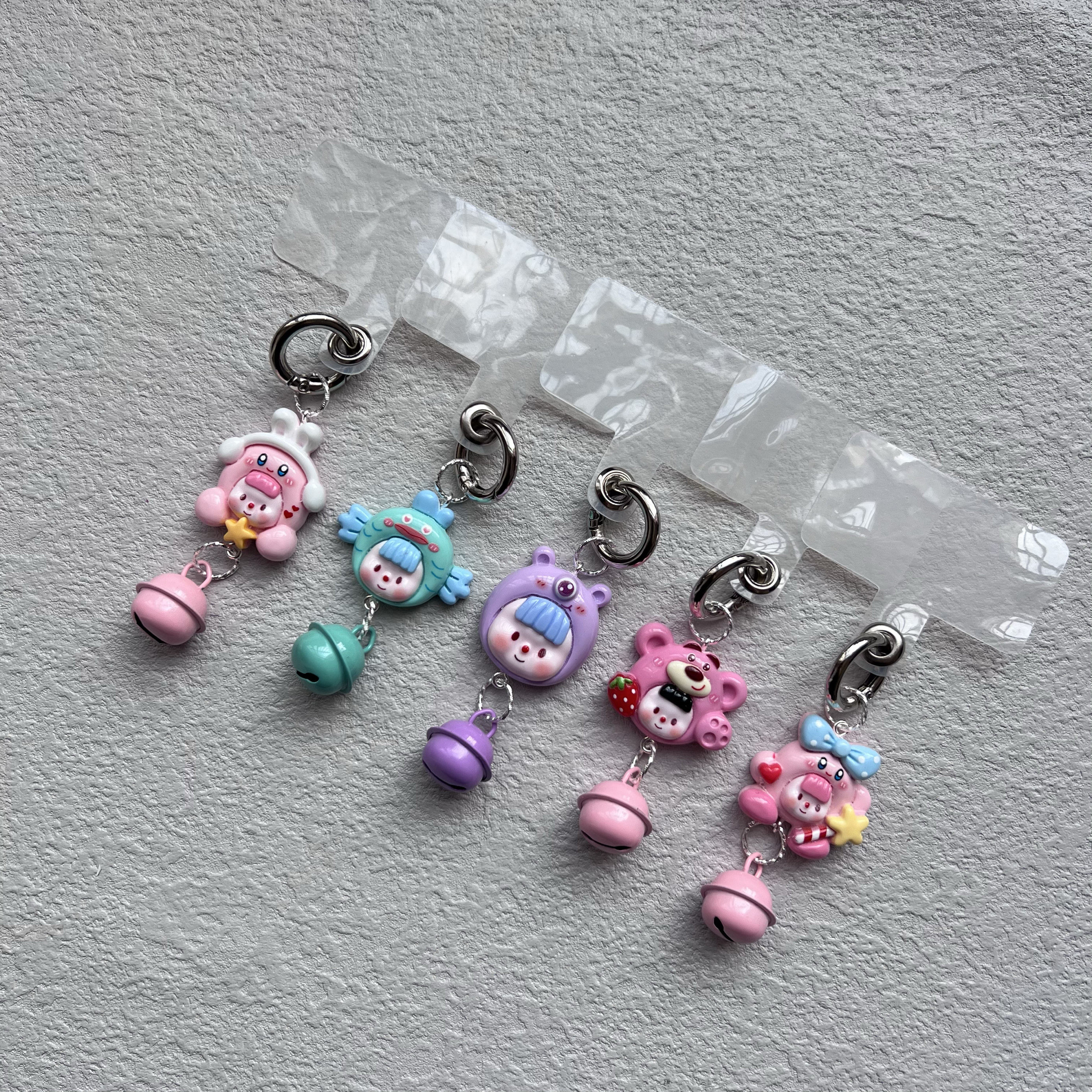 新款铃铛多妹便装小女孩草莓熊小丑鱼手机壳垫片卡片挂件钥匙挂饰
