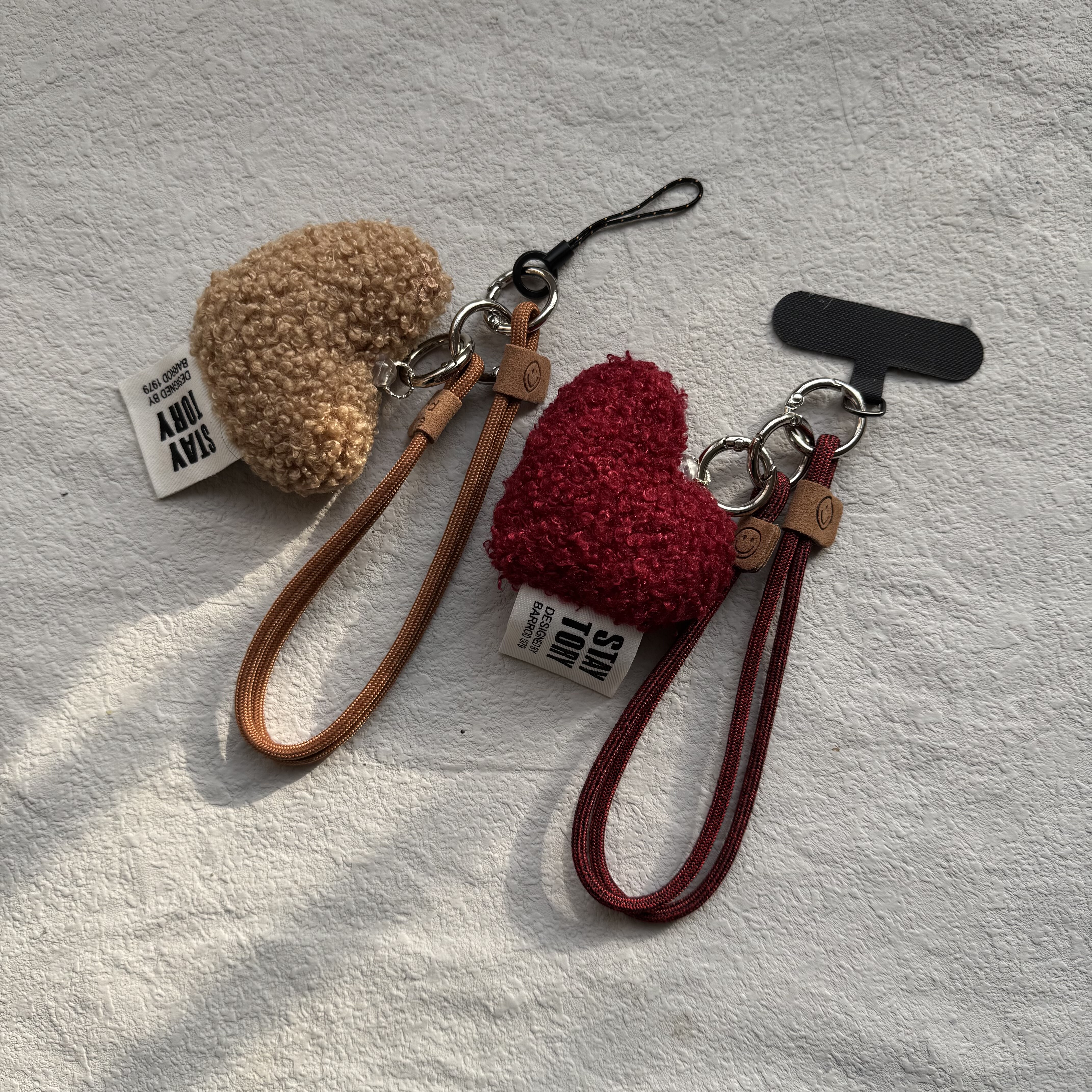 ins可爱毛绒爱心手机壳垫片挂件钥匙相机包包ccd挂饰手腕绳可拆卸