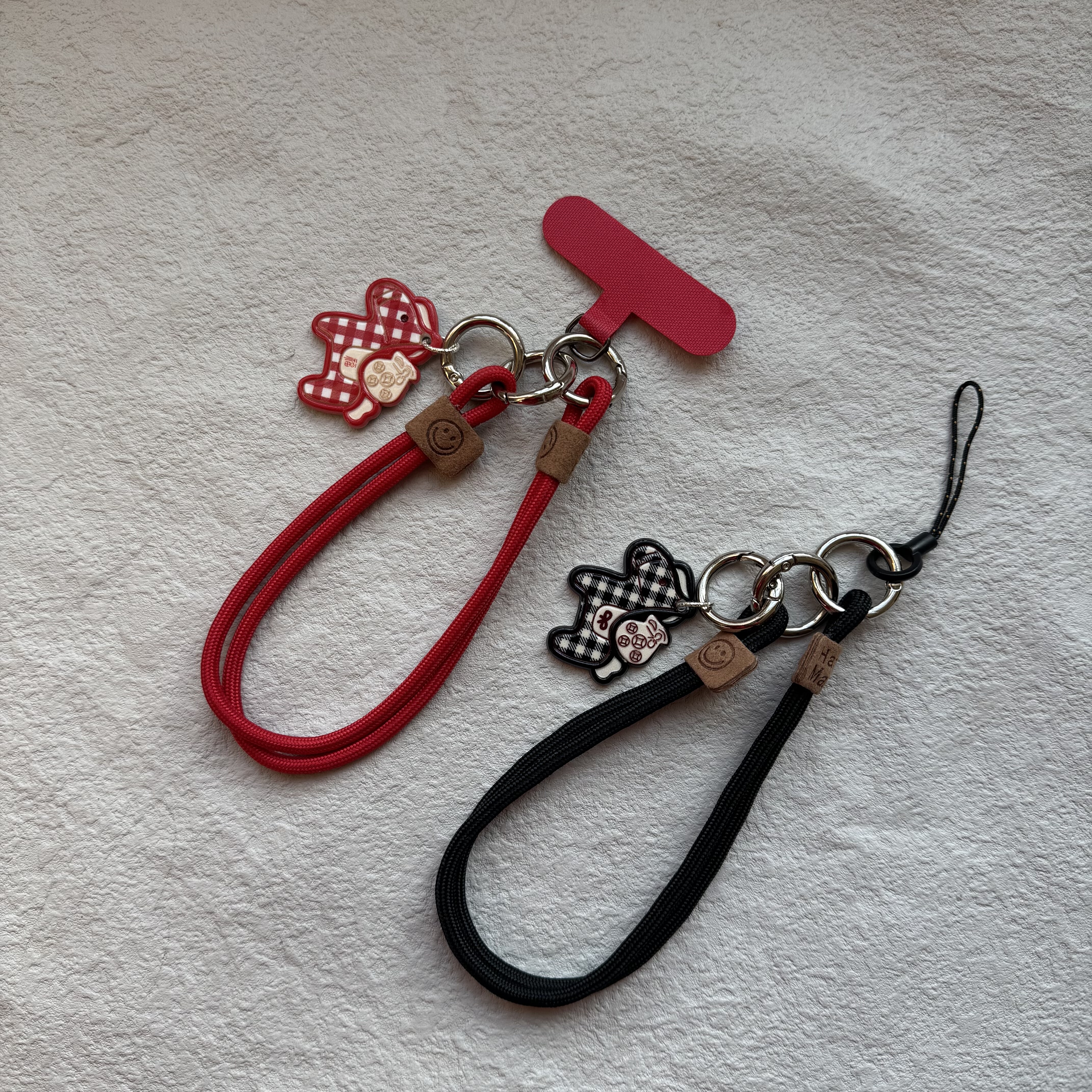 新年款红色小马手机壳夹片手腕绳挂件钥匙相机u盘水杯ccd挂饰挂链