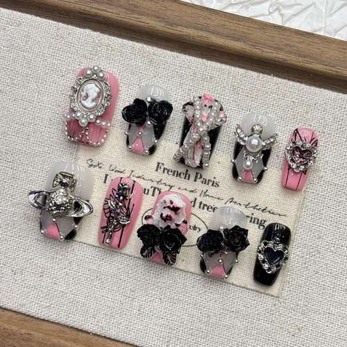 粉色复古欧美风甜酷纯手工穿戴甲2026年高级感显白美甲短款杏仁甲