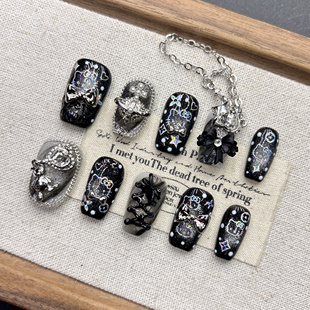 暗黑色流苏纯手工穿戴甲高级感美甲2025新年短梯方款杏仁显白可爱