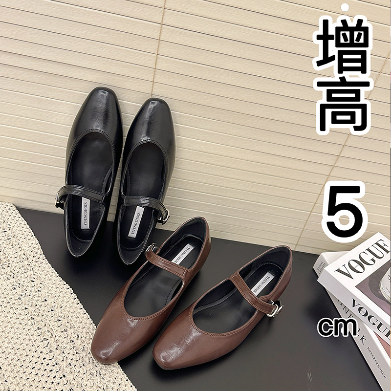 法式内增高女孩2025春秋新款一字