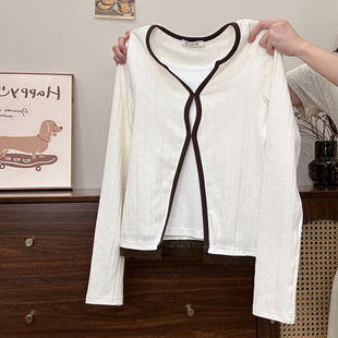 T恤女复古气质修身 撞色蕾丝拼接假两件内搭长袖 短上衣 宇宙 奶油