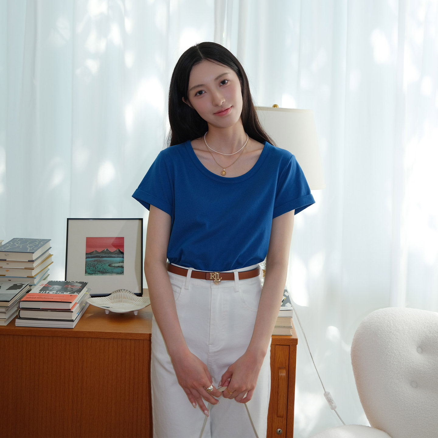 然若 全棉短袖正肩白色T恤女夏季2025新款蓝色气质上衣卷边袖宽松
