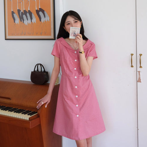 然若 小红格子法式连衣裙女夏2026新款巨好看的独特漂亮掐腰裙子