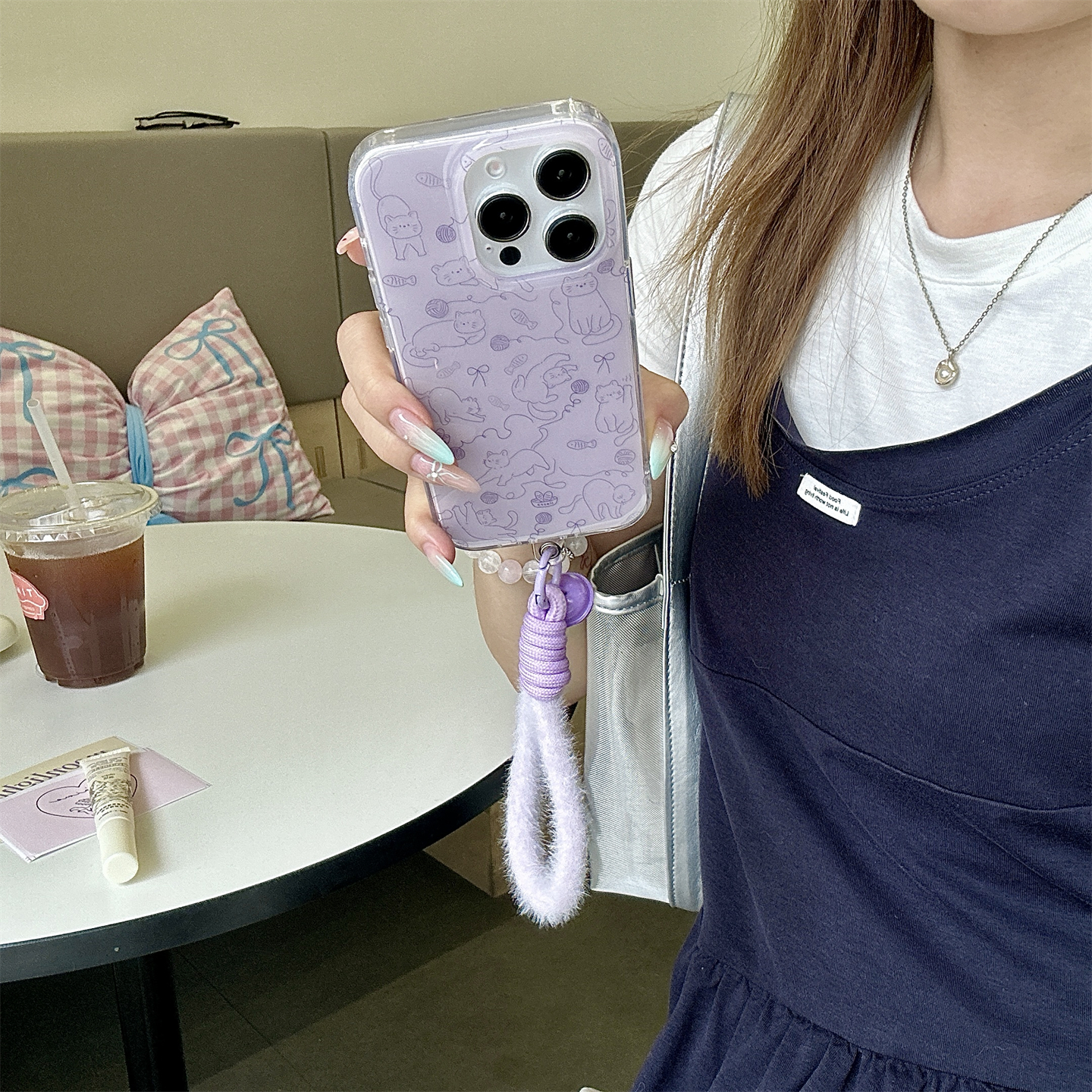 ins紫色线条可爱毛线球猫咪适用苹果16promax手机壳iphone17新款15pro少女14双层全包软壳13保护套防摔