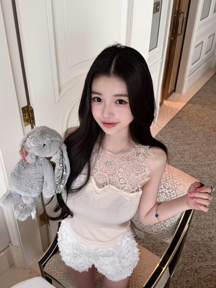 M900辣妹背心女2026新款高领修身无袖针织内搭设计感外穿打底上衣图片