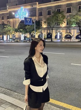 林悠  韩版羊毛毛衣+醋酸衬衣+皮带+黑色毛绒短裙俩件套秋季套装