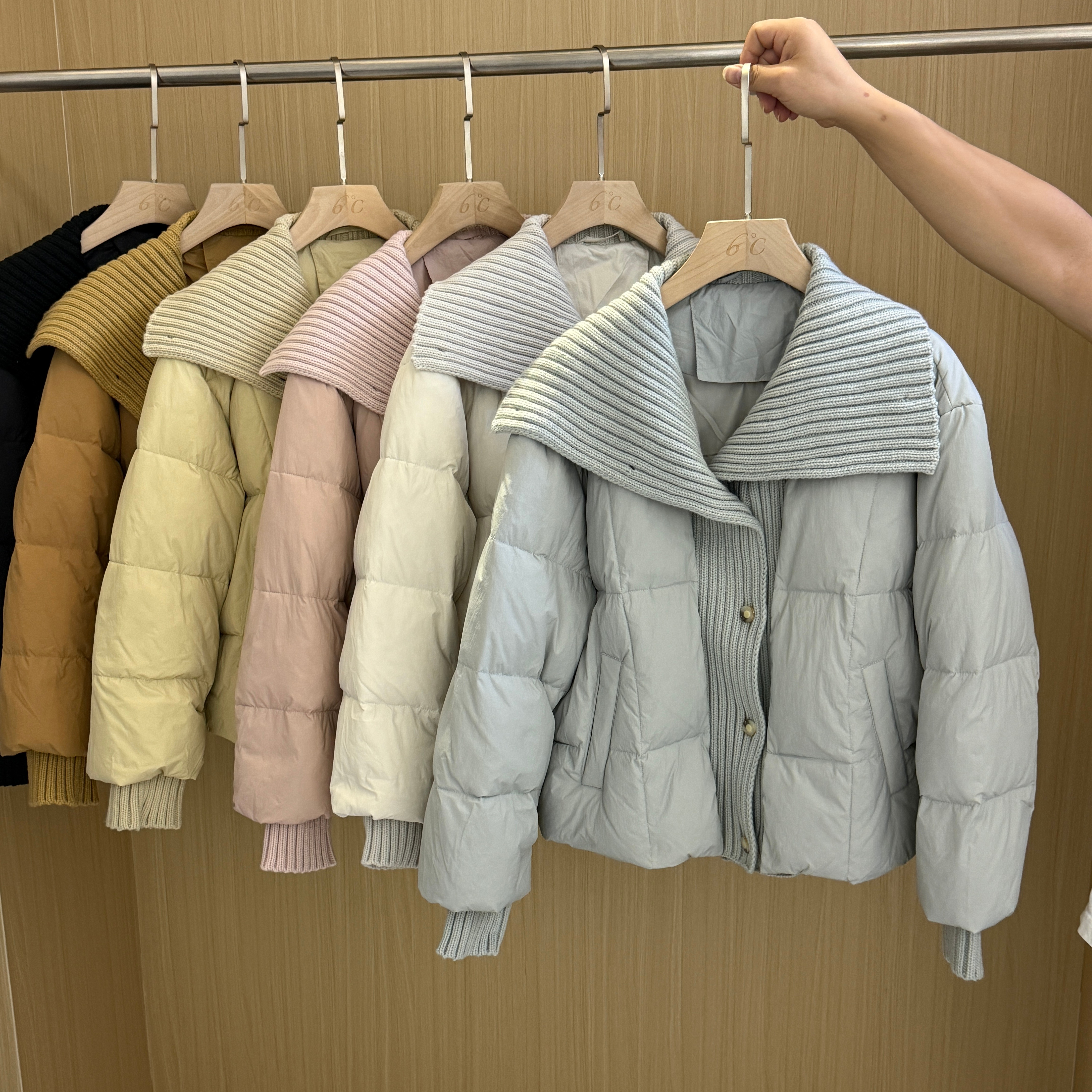 韩系针织拼接翻领羽绒服女