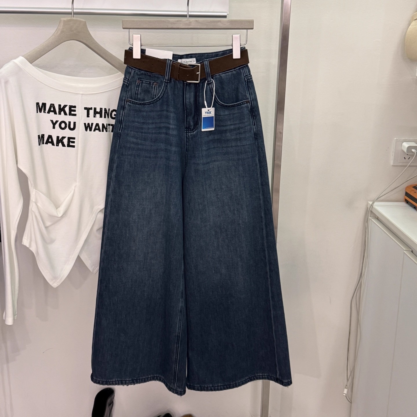 高腰直筒阔腿牛仔裤女