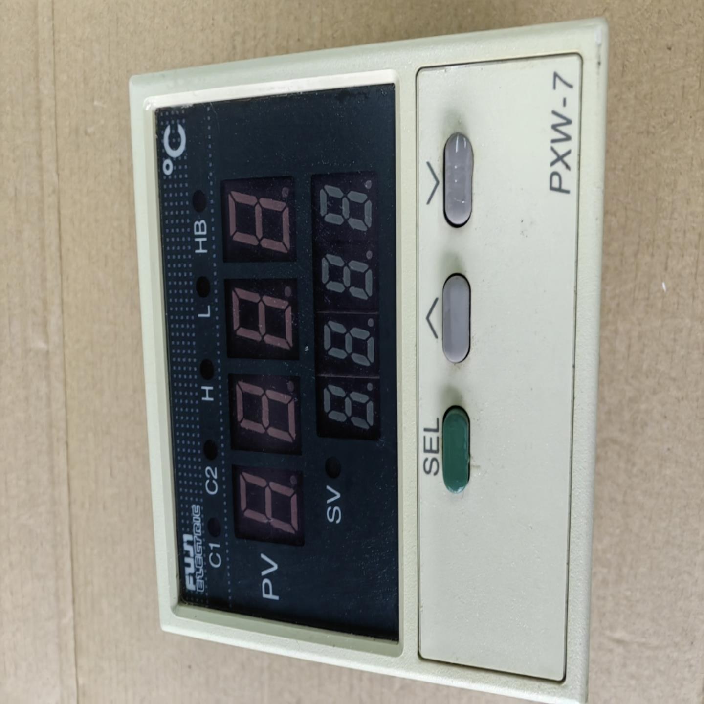 PXW-7 PXW7TCB2-3YC11 PXW7TCB2 日本富士温控表FUJI 九成新漂亮