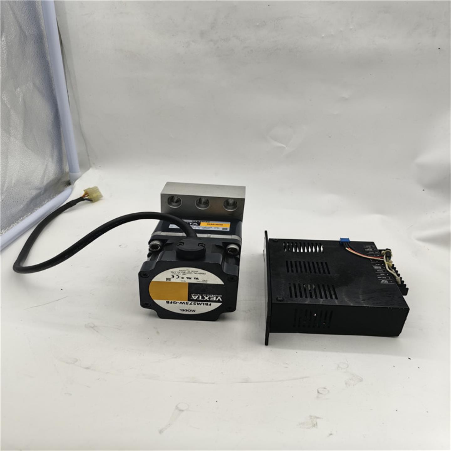 VEXTA 东方减速机GFB5G30  VEXTA 驱动器FBLD75CW