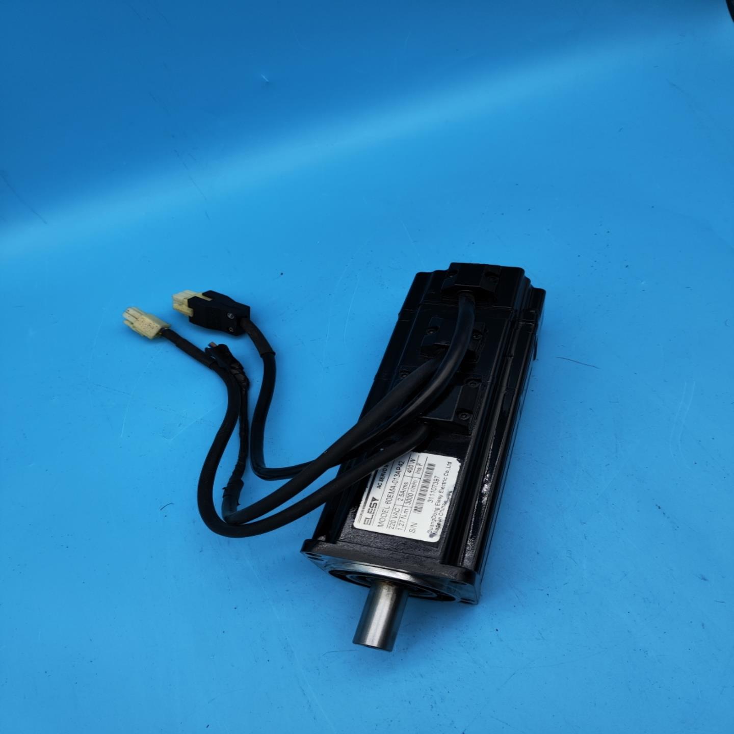 现货二手ELESY伊莱斯伺服电机 127Nm 3000转 60EMA-013AP42 400W