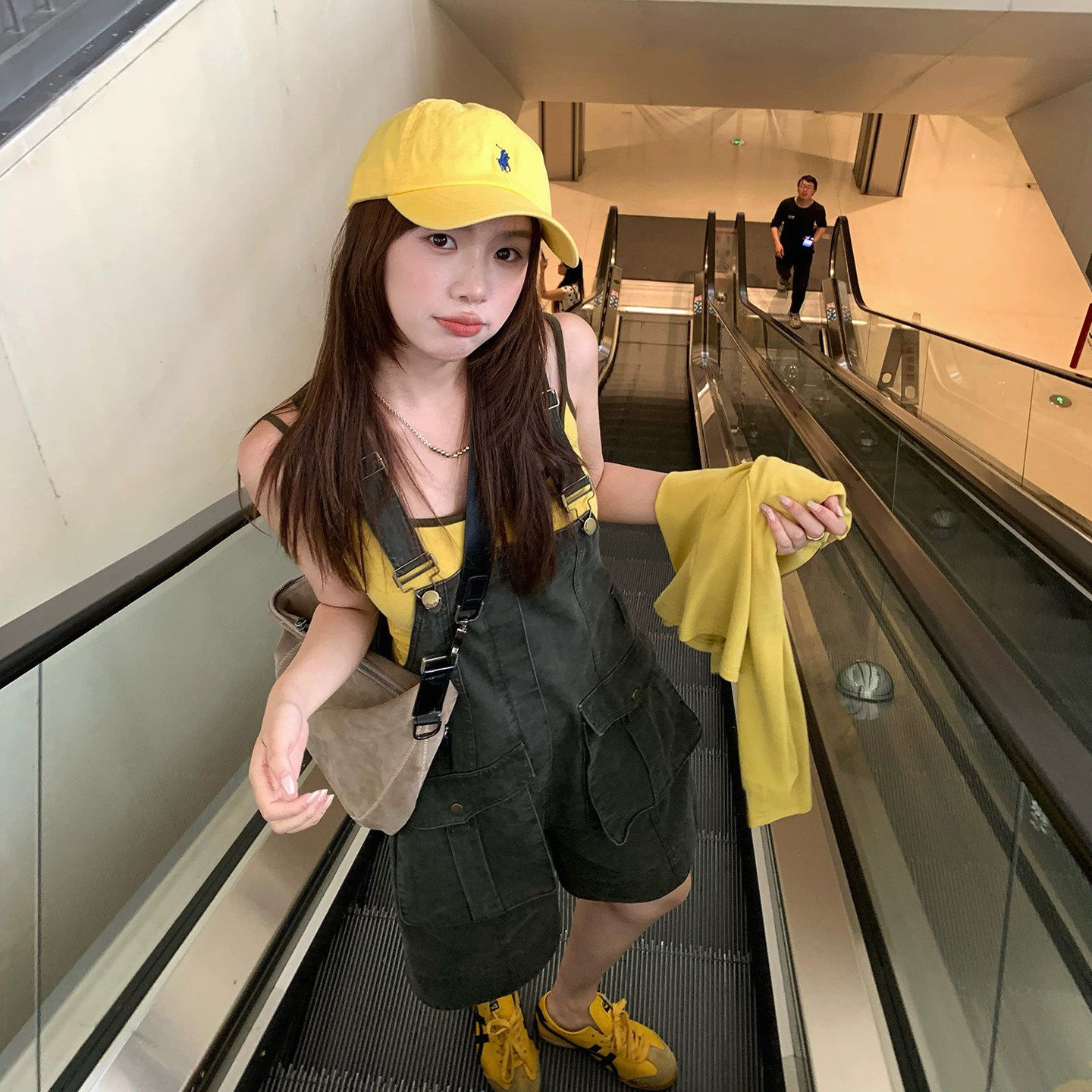 高级感工装牛仔背带裤女夏季薄款小个子美式复古慵懒宽松减龄短裤