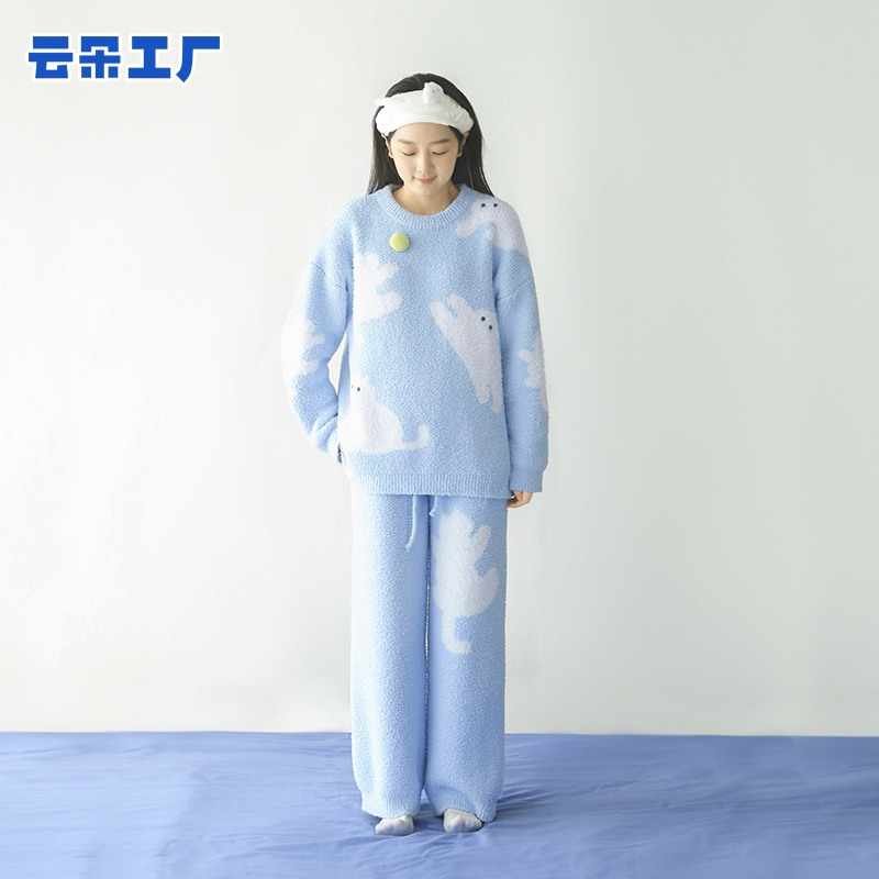 小猫玩儿球圆领家居服