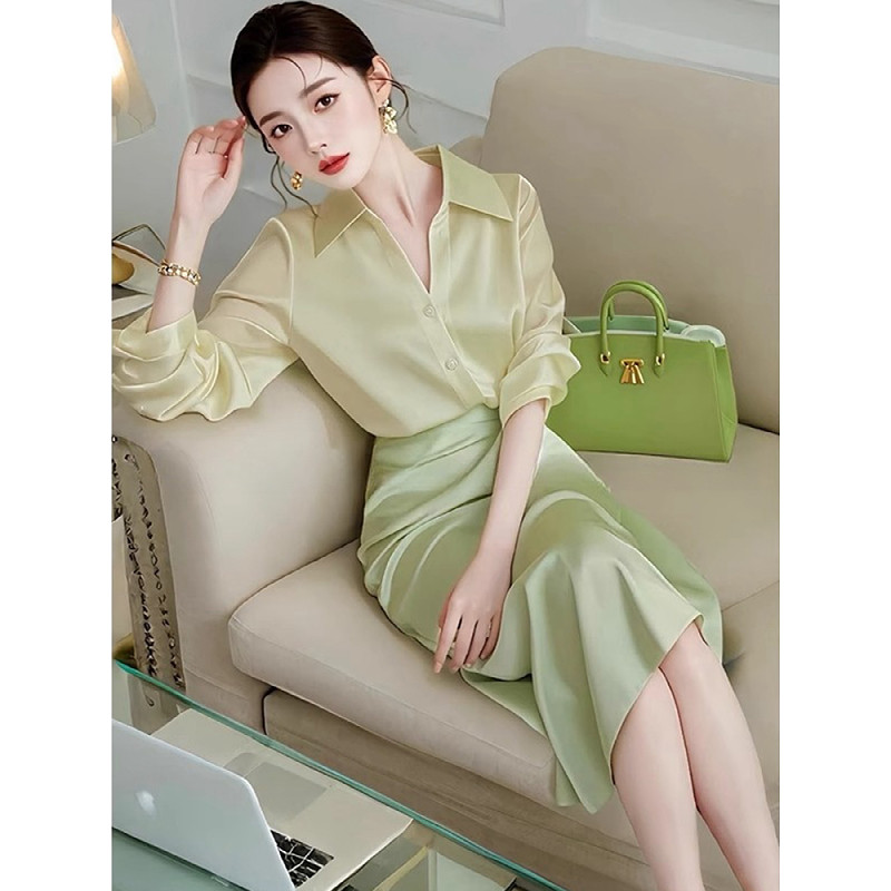 早秋穿搭绿色衬衫连衣裙子职业套装2024新款女装轻奢高级感女人味
