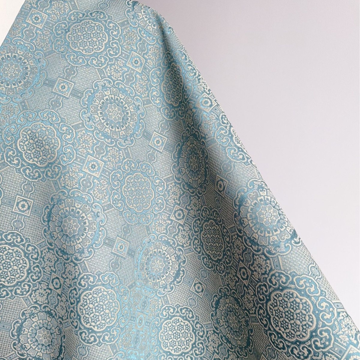 浅蓝色八达宝相织锦缎提花面料 新中式马甲旗袍裙子箱包抱枕茶席