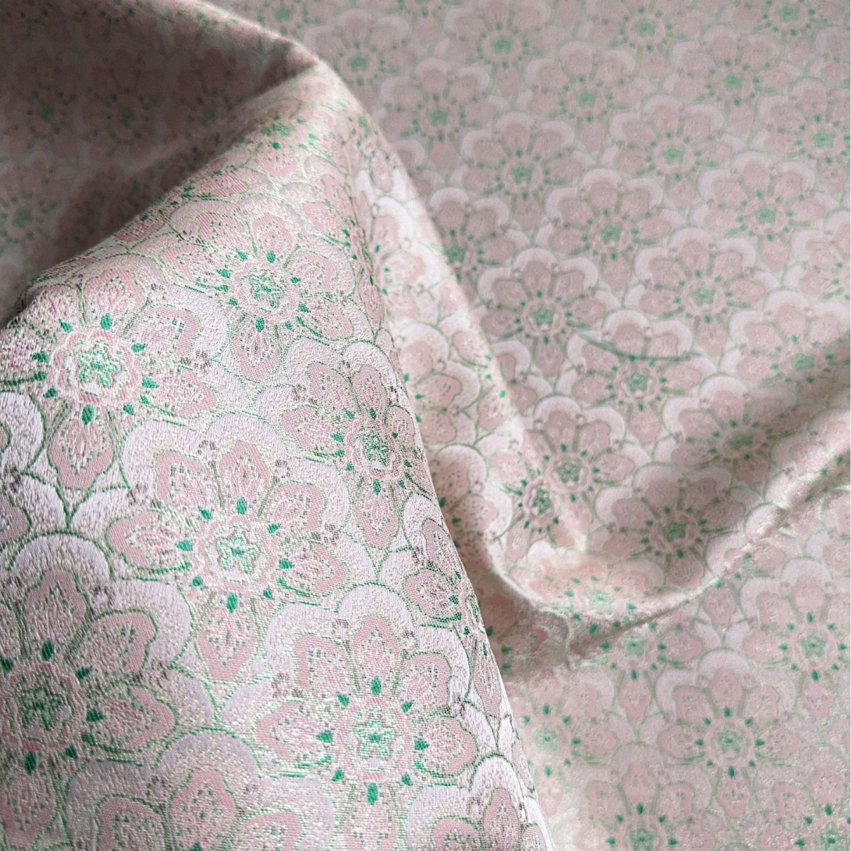 莲花盛开新中式提花面料 国风马甲旗袍外套服装面料箱包抱枕茶席