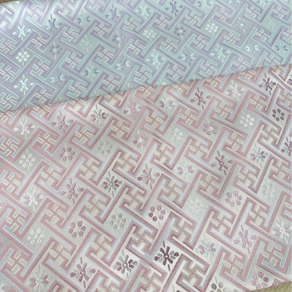 万字纹花朵色织提花缎面料礼服套装马甲旗袍汉服箱包抱枕布料8056