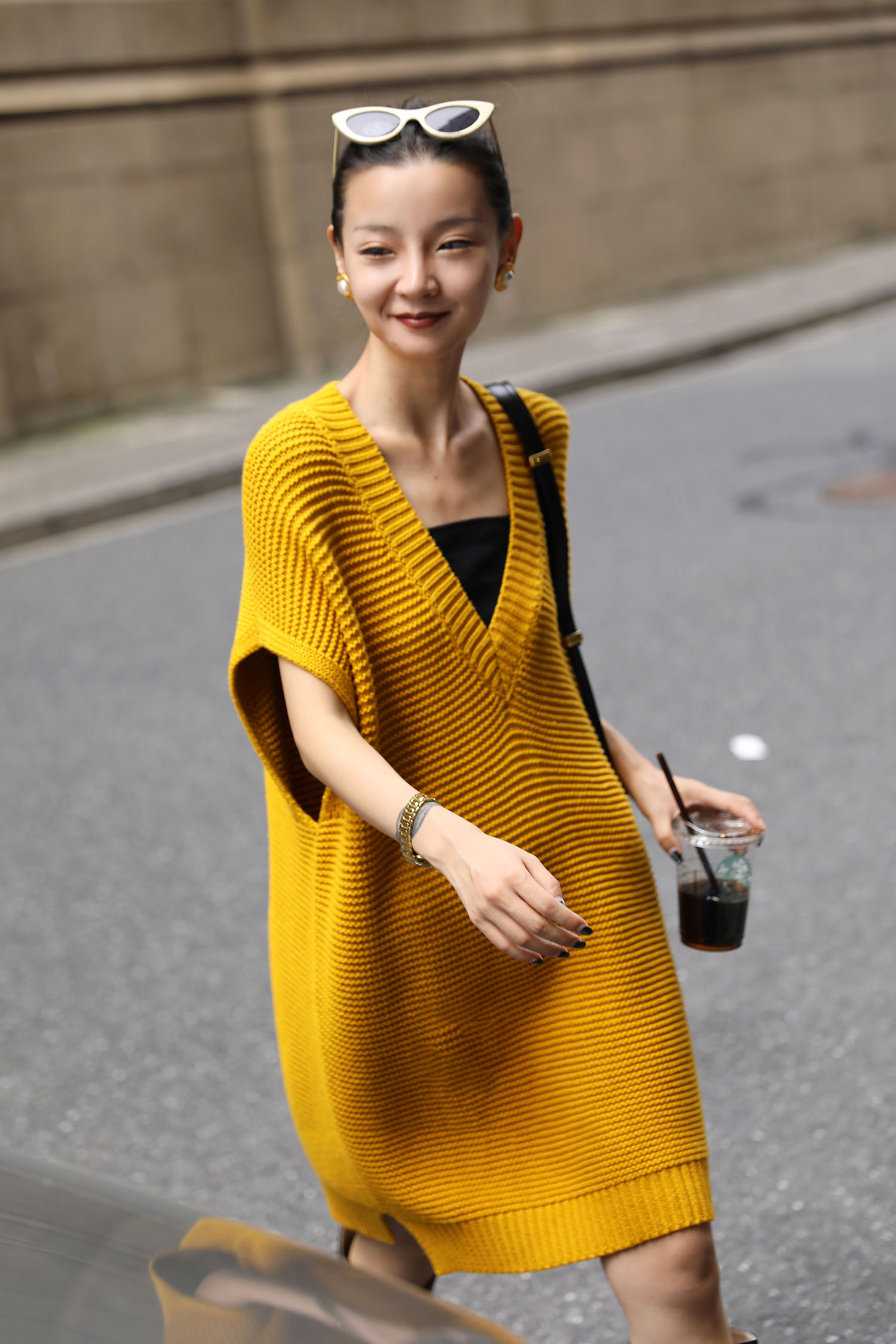 时尚小众 宽松慵懒山羊绒马甲裙女大V领中长款羊毛针织无袖连衣裙