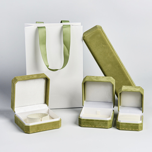 为您呈上 皆为爱意甄选 曦光里 每款 礼品礼盒 致礼之盒