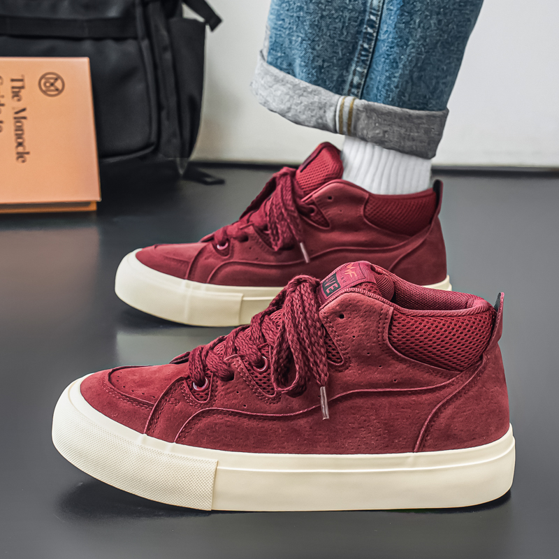 男鞋冬季小众港风百搭运动休闲板鞋青少年软底防滑红色高帮面包鞋