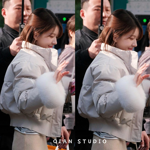 恋人赵露思同款白色毛绒绒羽绒服百搭保暖白鸭绒面包服外套24冬