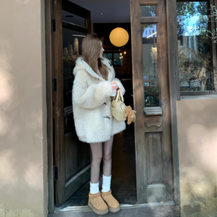 韩女托卡牛角扣毛毛外套25冬季新款皮毛一体羊羔毛连帽大衣外套女