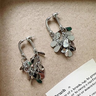 Margot手作小众设计高级感金属亮片耳环流苏轻奢耳钉无耳洞耳夹女