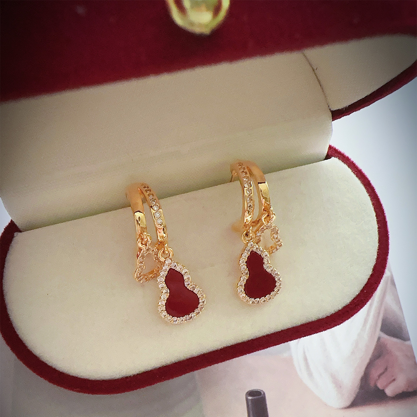 Margot手作红色葫芦耳环女镶钻高级感时尚百搭小众耳钉无耳洞耳夹