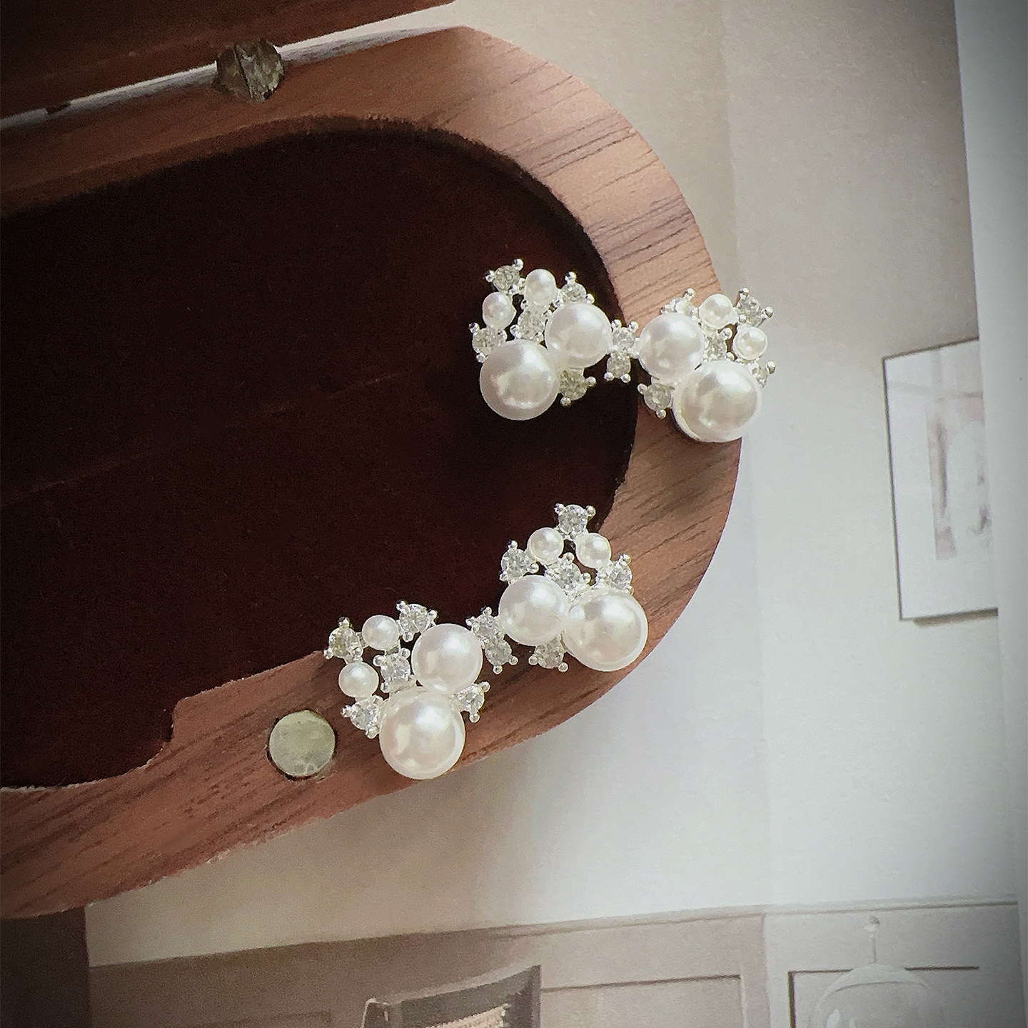 Margot手作白色珍珠水钻花朵耳钉时尚优雅气质耳夹无耳洞女耳饰品