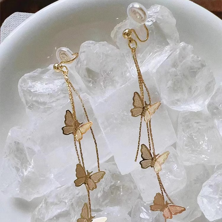 长款立体蝴蝶流苏耳夹Margot港风