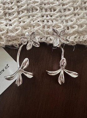 Margot手作小众设计感立体栀子花耳环气质冷淡风耳钉耳夹无耳洞女