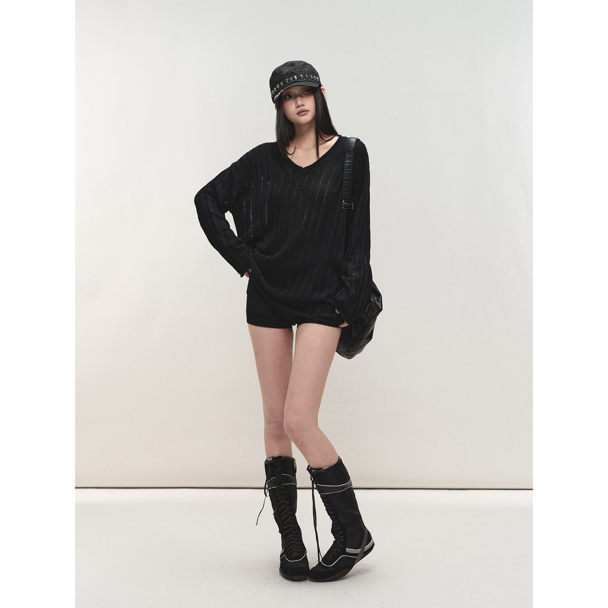 宽松V领绵羊毛镂空针织罩衫毛衣