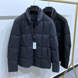 秋冬新品 立领拉链 轻柔蓬松 休闲百搭 男士羽绒服 3280元