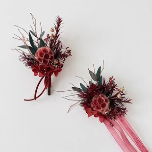森系红色新郎胸花永生花新娘手腕花 父母伴郎伴娘胸花高级感永生