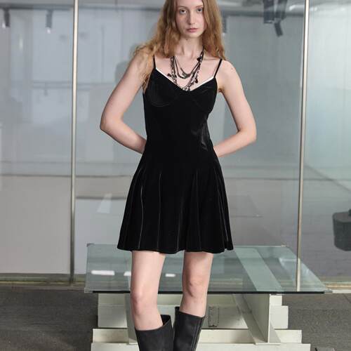 TMSstudio原创设计V领小黑裙