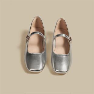 银色玛丽珍鞋2026春秋新款浅口高级感低粗跟小皮鞋法式平底单鞋女