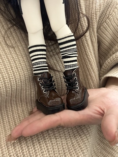 新款外出bjd六分马丁靴超萌亮皮系带高筒靴普六棍六娃娃鞋子便宜