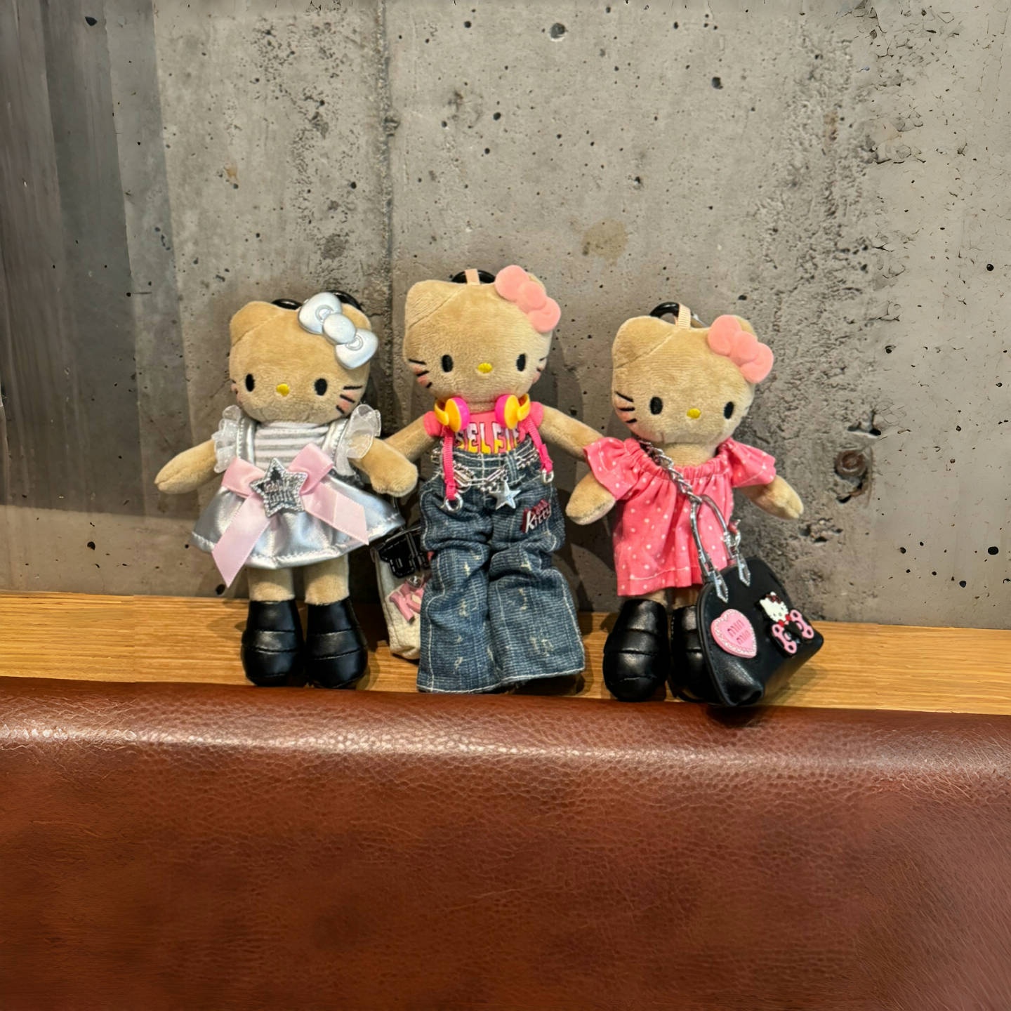 日本正版牛仔长腿kitty姐妹花公仔玩偶包包挂件玩具送女生甜酷妹